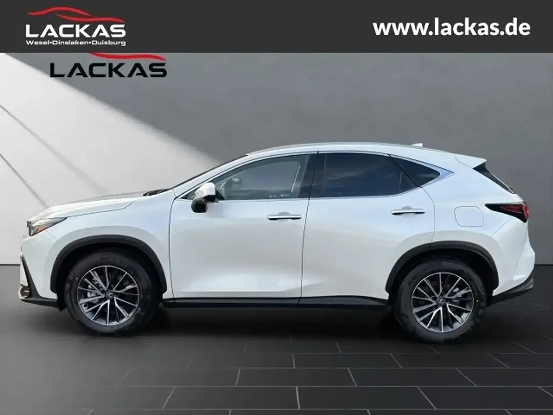 Lexus NX 450h+ - Thumbnail 2