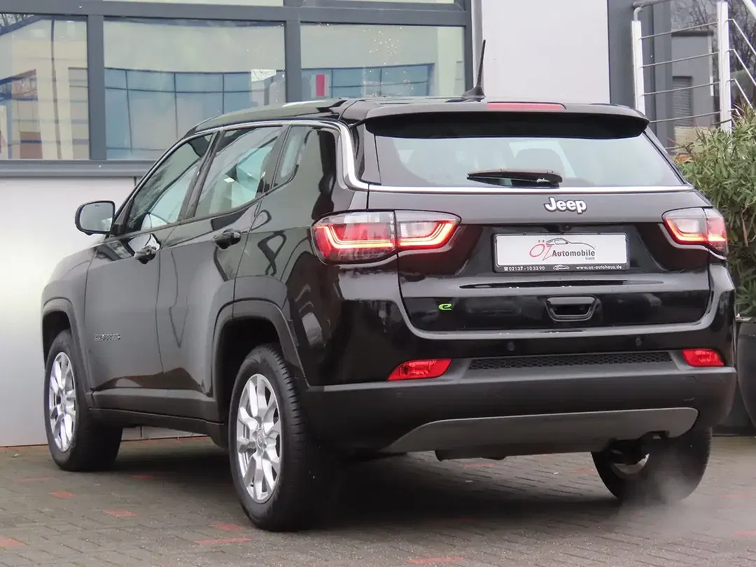 Jeep Compass - Thumbnail 9