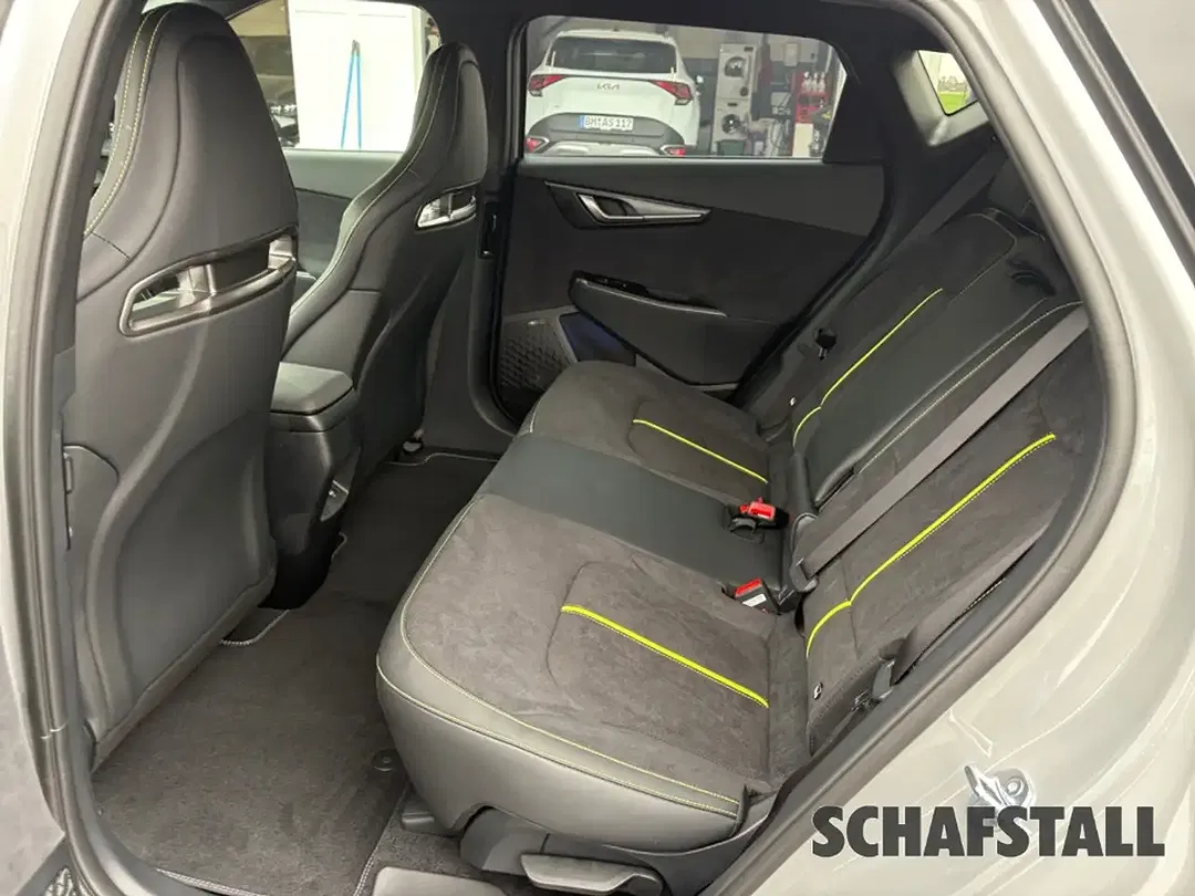 Kia EV6 - Thumbnail 15