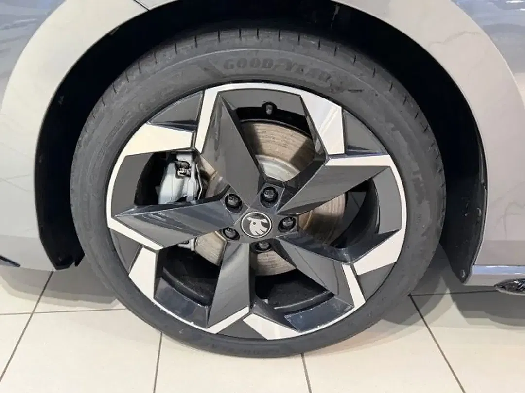 Skoda Superb - Thumbnail 15