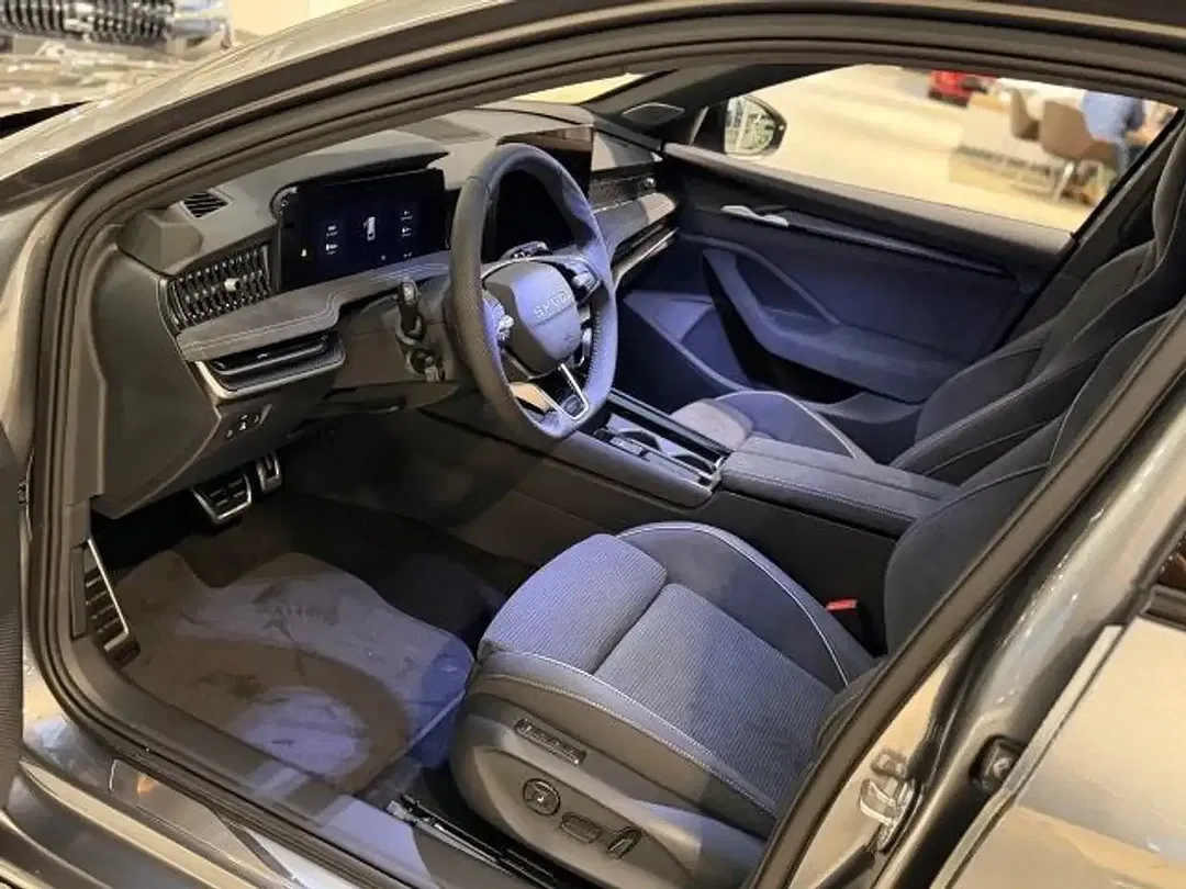 Skoda Superb - Thumbnail 6