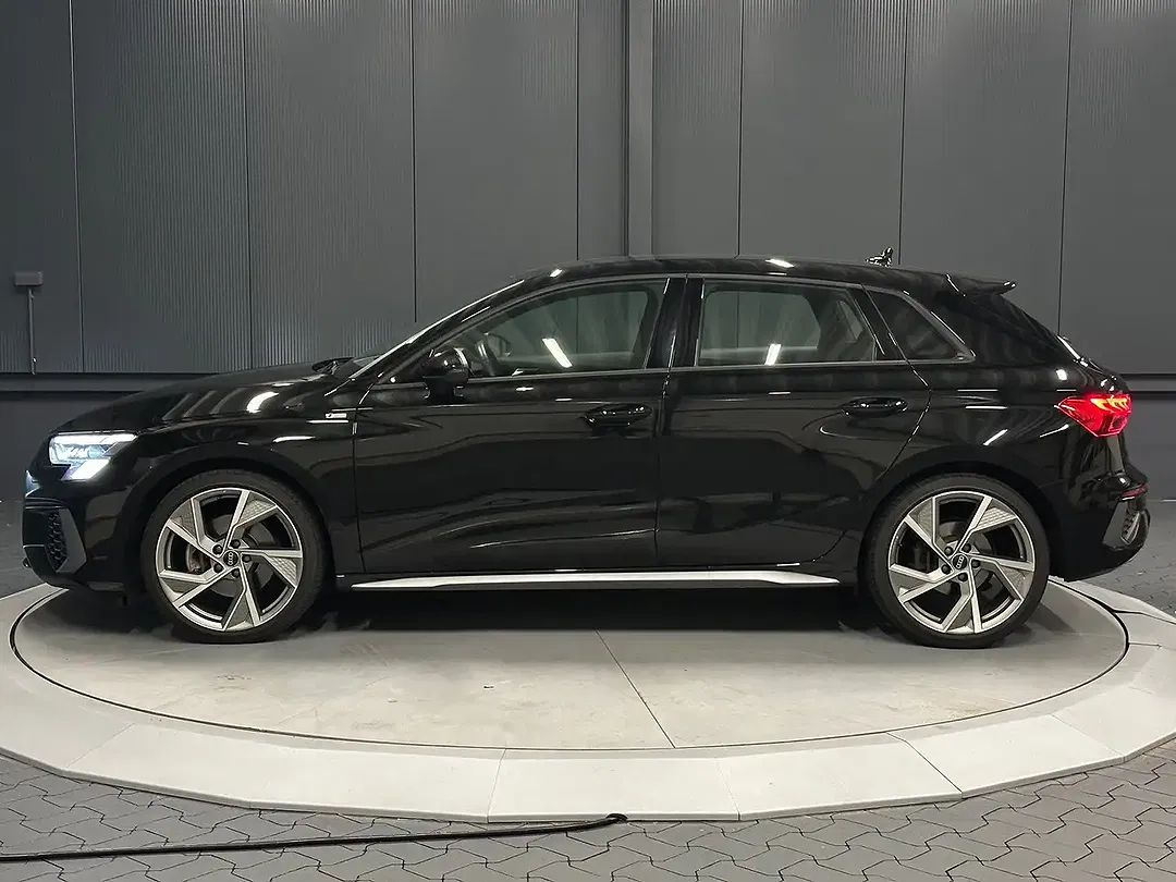 Audi A3 - Thumbnail 3