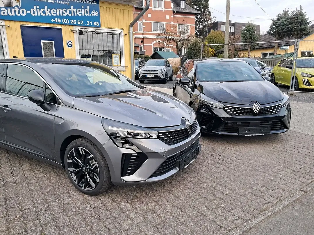 Renault Clio - Thumbnail 1