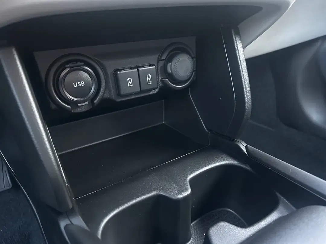 Suzuki Swift - Thumbnail 13