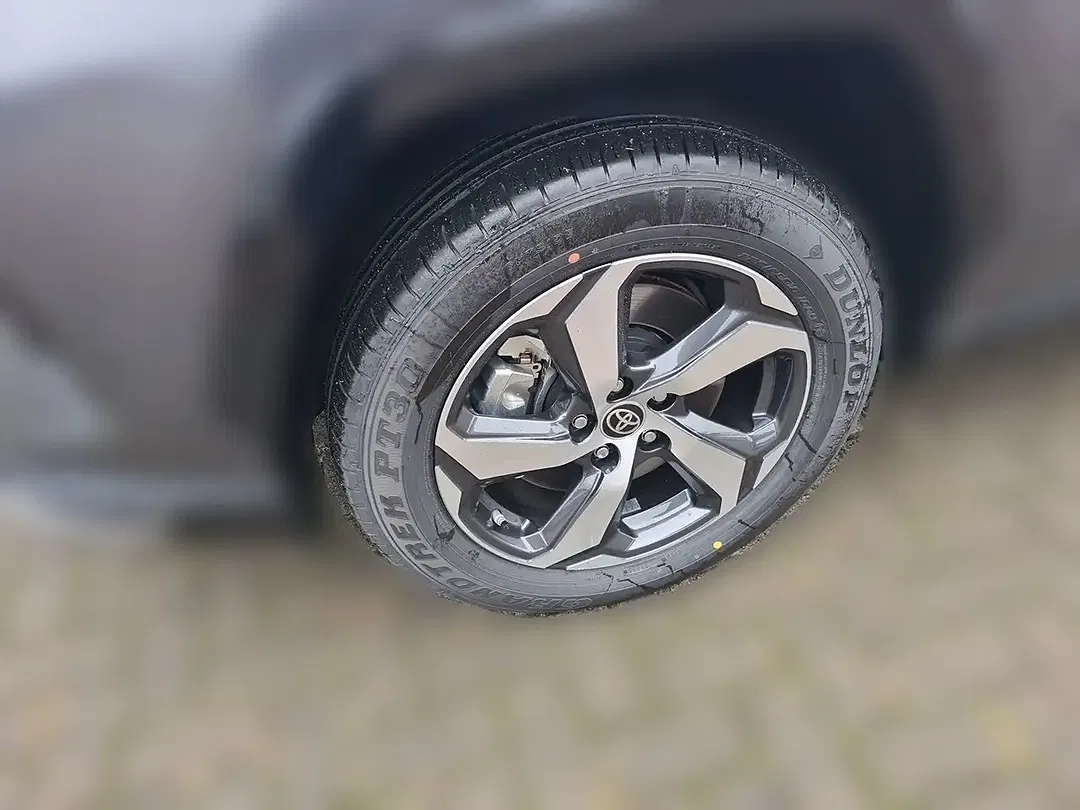 Toyota RAV 4 - Thumbnail 8