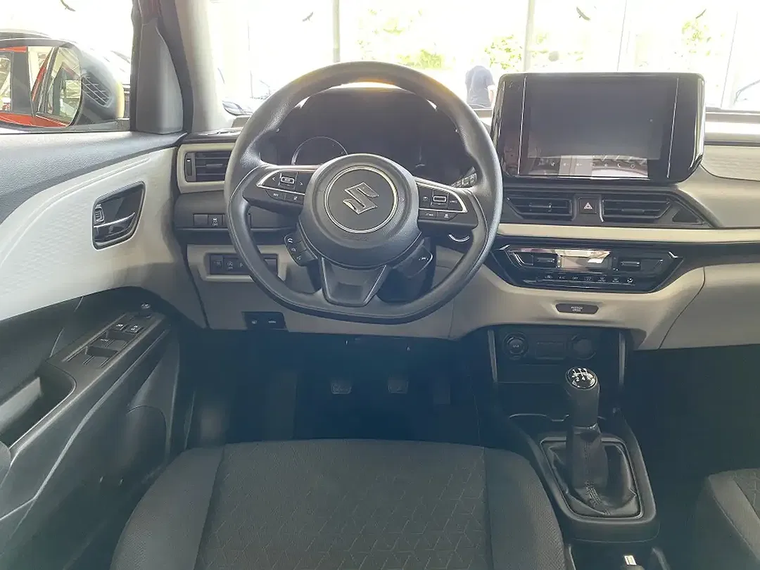 Suzuki Swift - Thumbnail 3