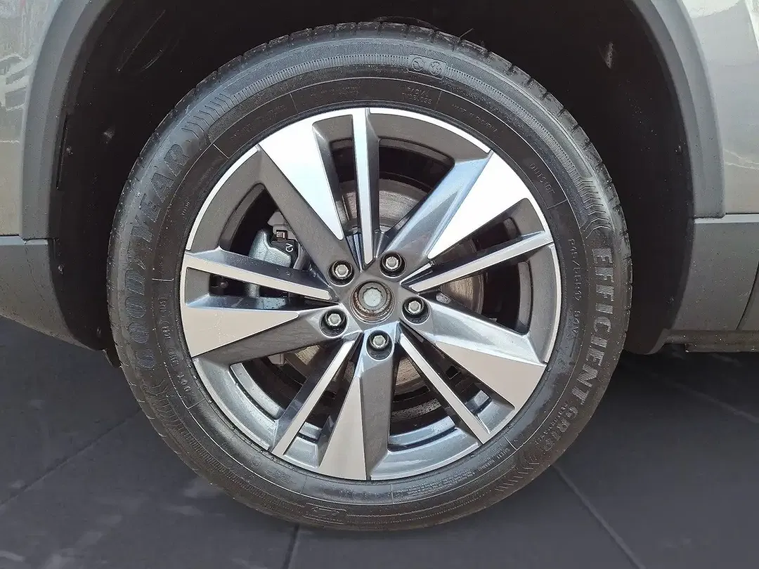 Skoda Karoq - Thumbnail 9