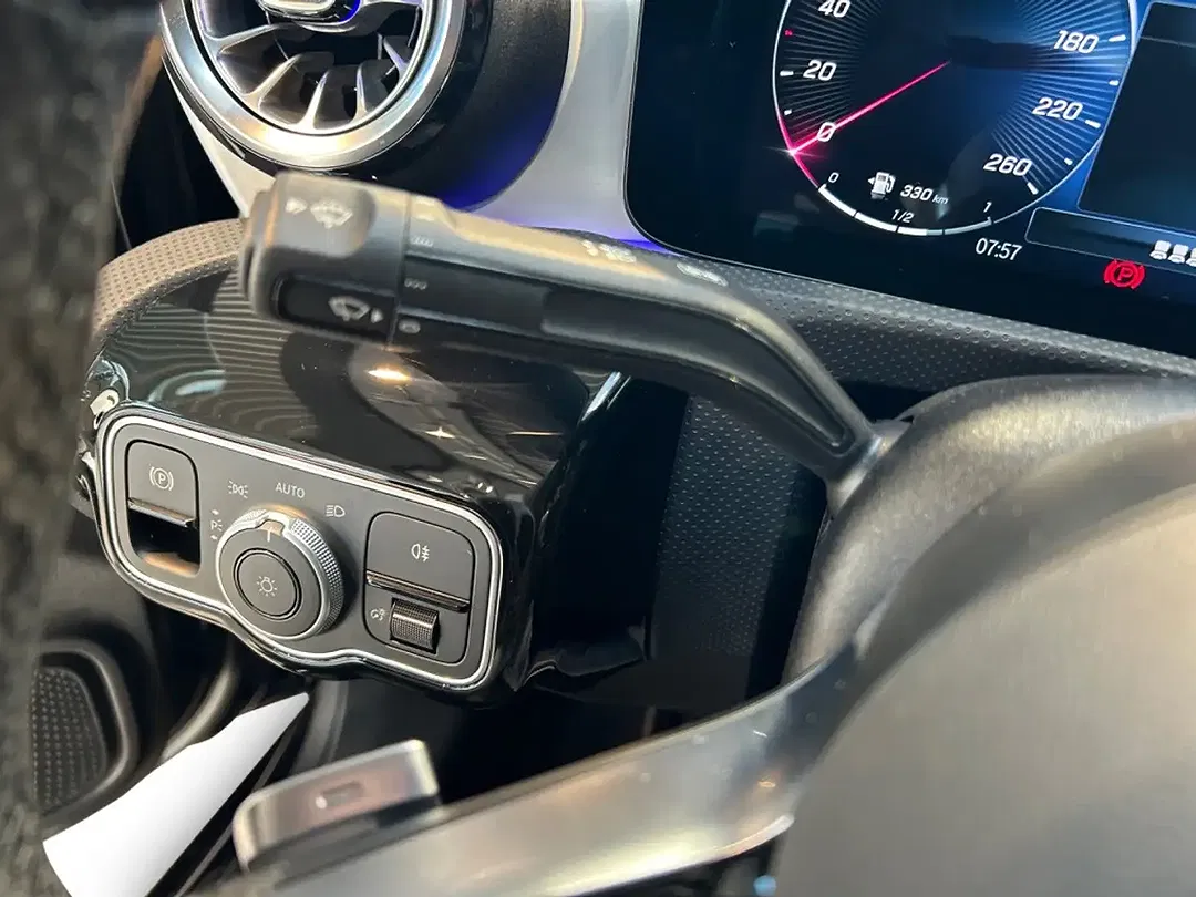 Mercedes-Benz CLA 200 - Thumbnail 13