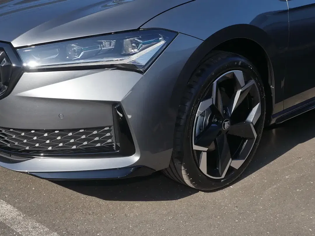 Skoda Superb - Thumbnail 11