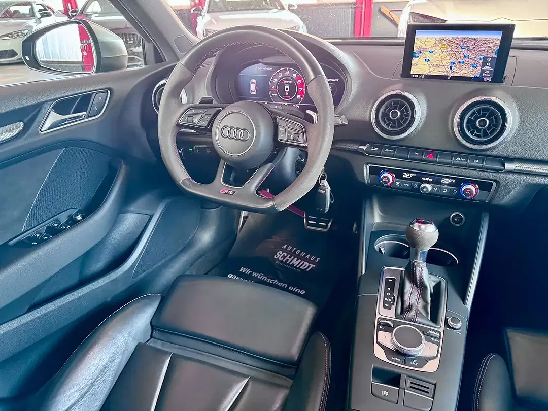 Audi RS3 - Thumbnail 3