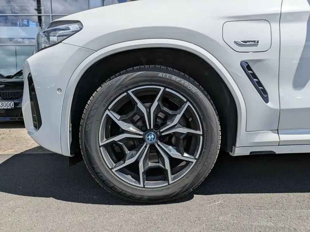 BMW X3 - Thumbnail 13