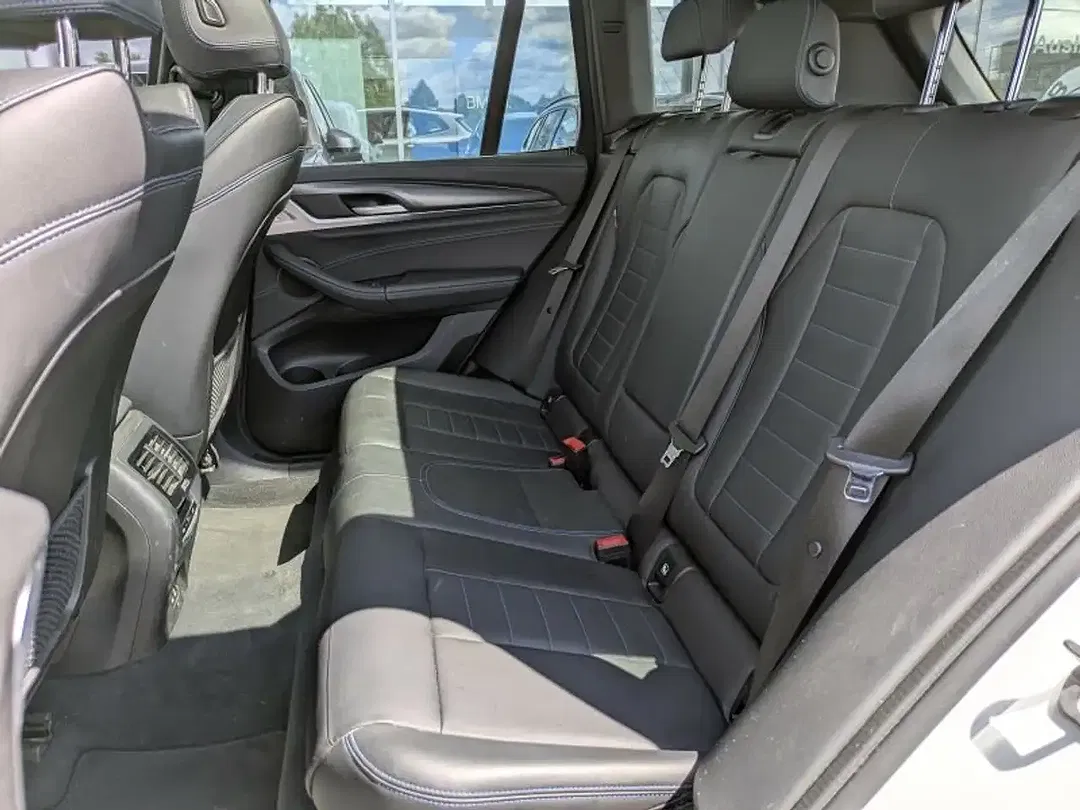 BMW X3 - Thumbnail 6