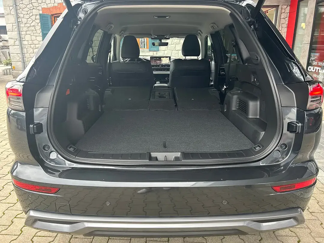 Mitsubishi Outlander - Thumbnail 10