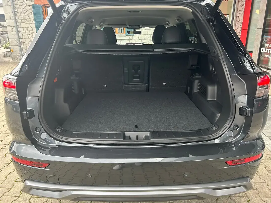 Mitsubishi Outlander - Thumbnail 8