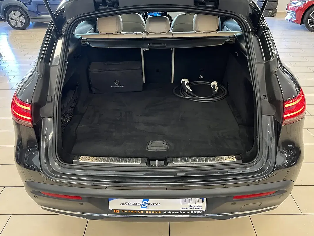 Mercedes-Benz EQC 400 - Thumbnail 6