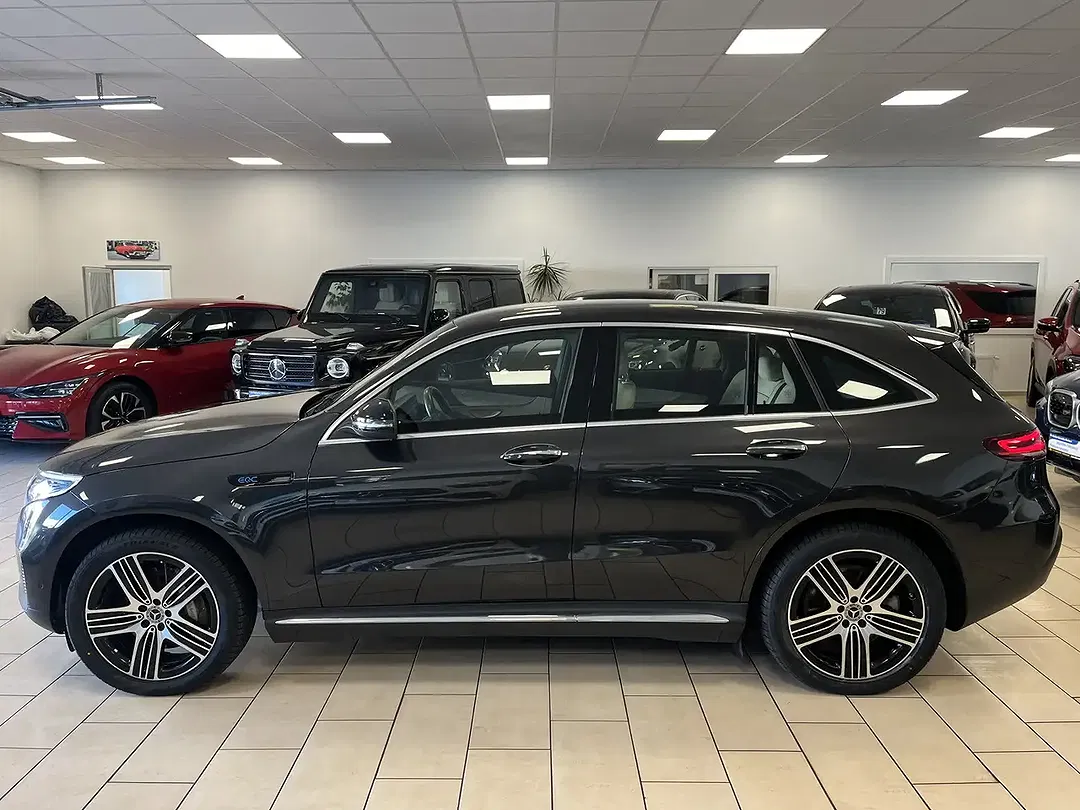 Mercedes-Benz EQC 400 - Thumbnail 8