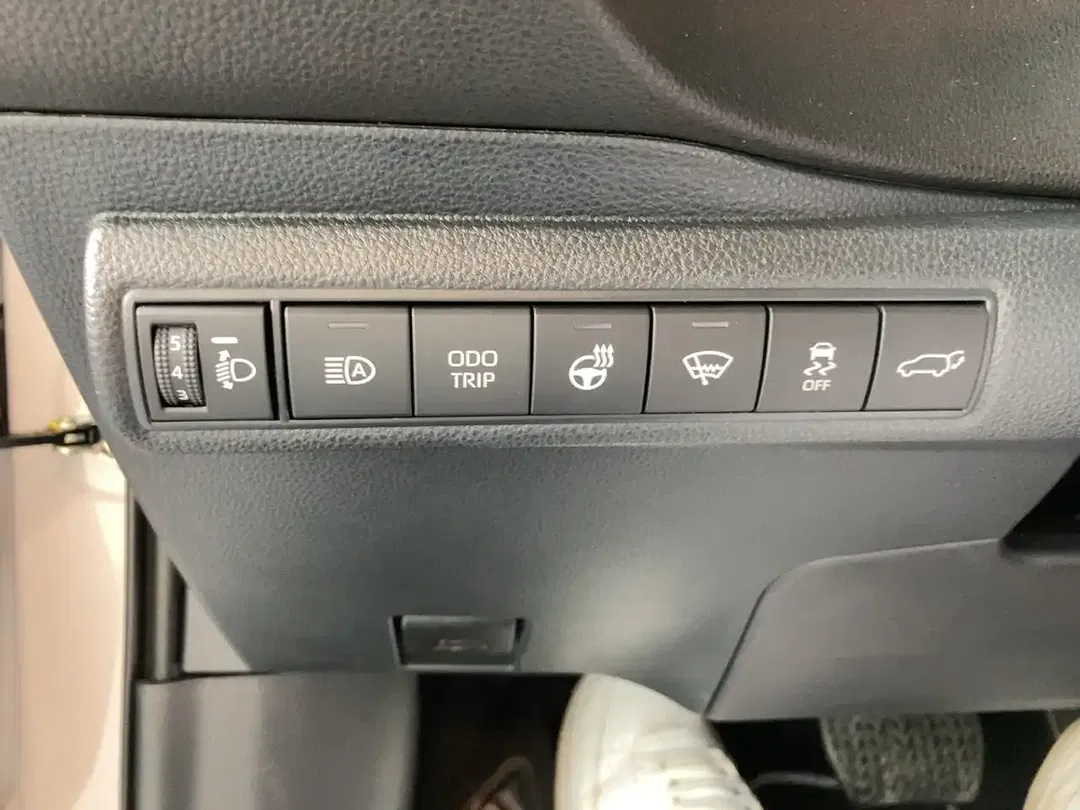 Toyota Corolla - Thumbnail 14