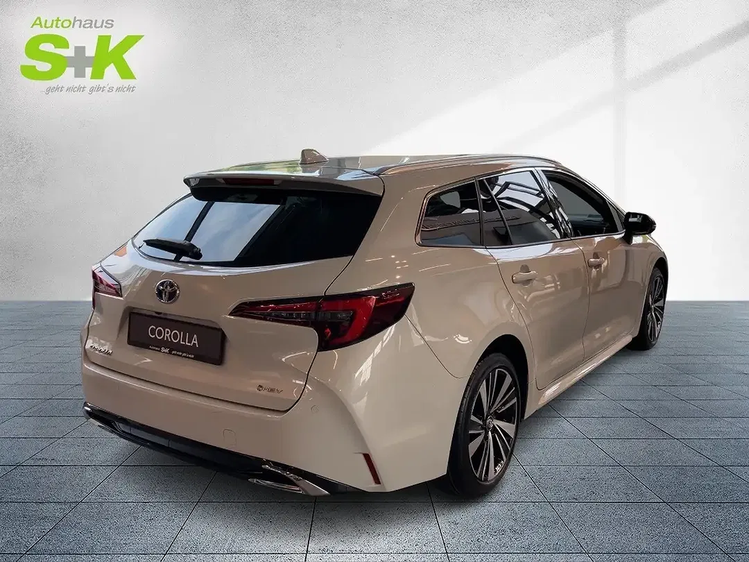 Toyota Corolla - Thumbnail 3