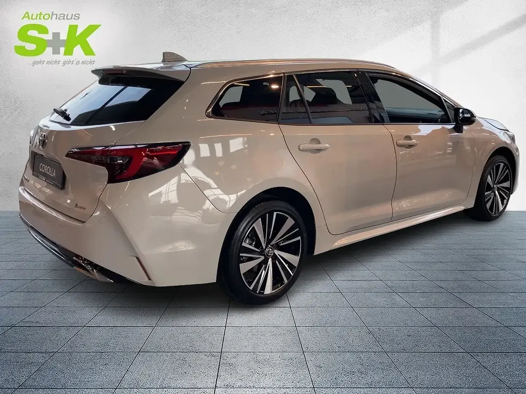 Toyota Corolla - Thumbnail 4