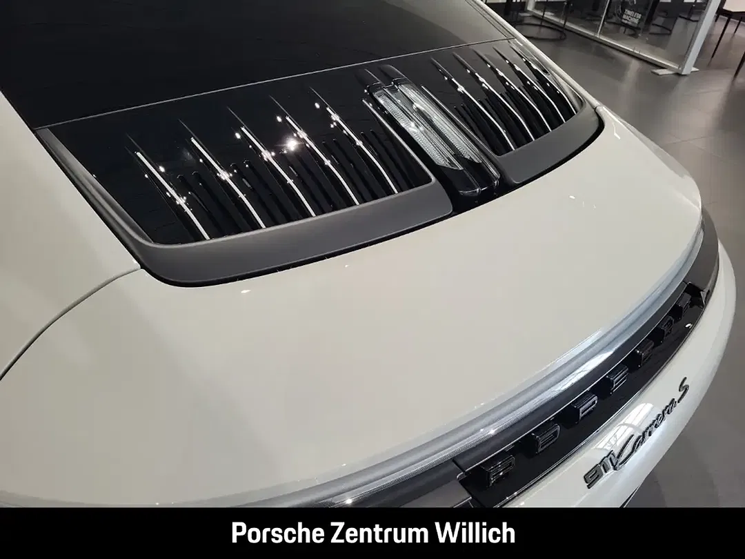 Porsche 992 - Thumbnail 11