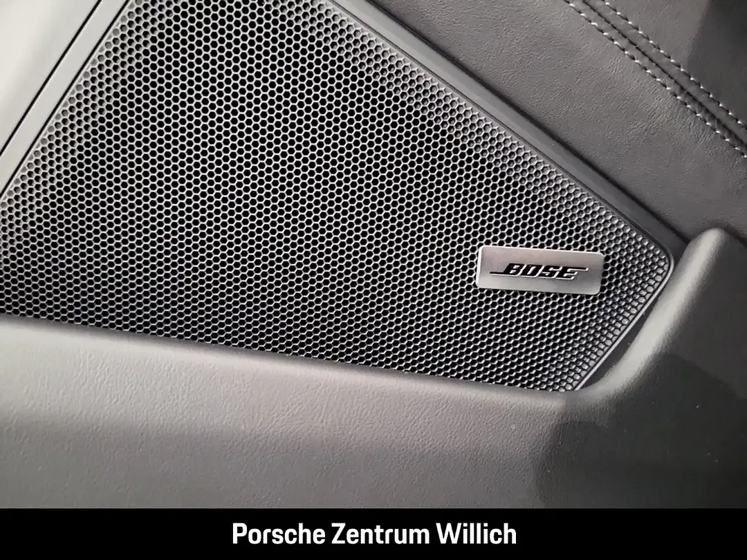 Porsche 992 - Thumbnail 12