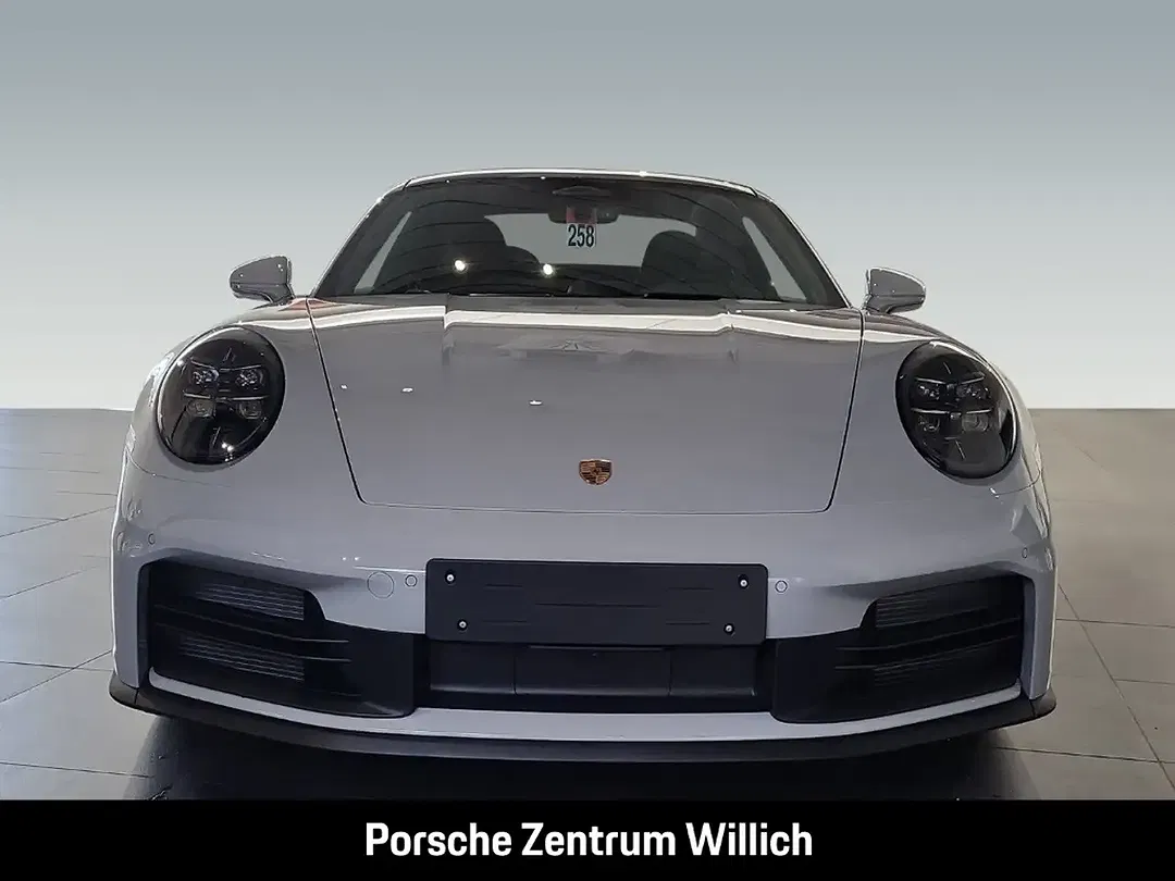 Porsche 992 - Thumbnail 4