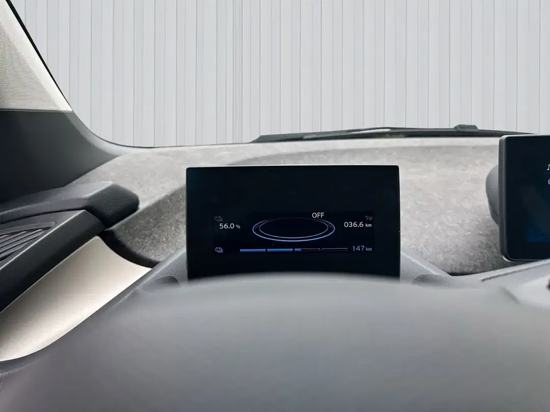 BMW i3 - Thumbnail 12