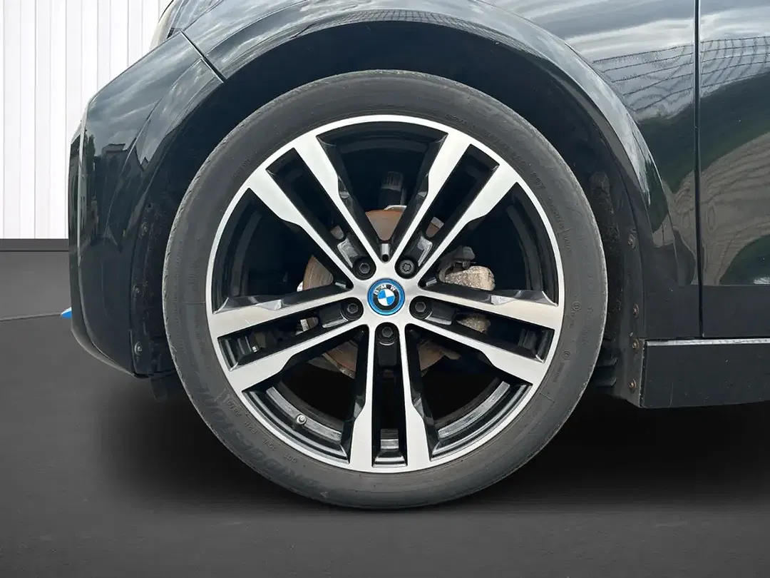 BMW i3 - Thumbnail 5