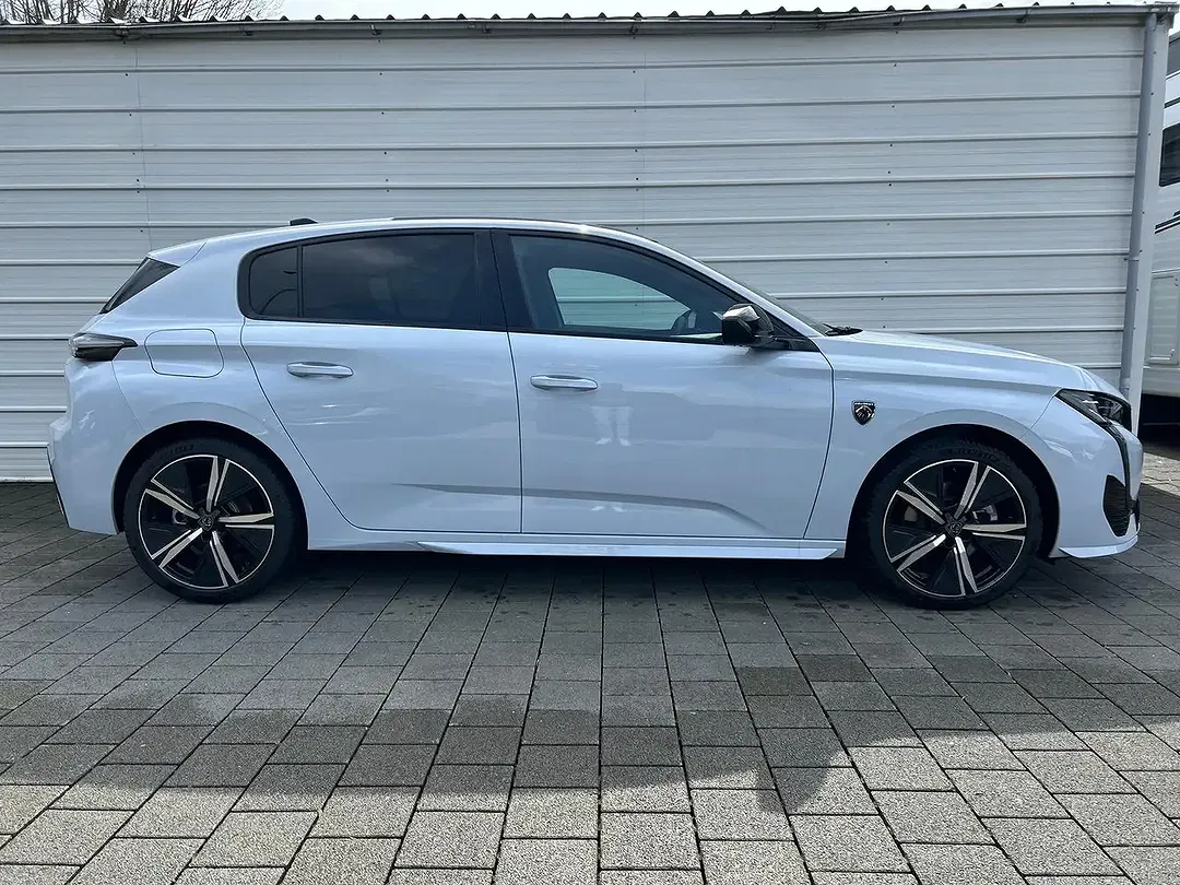 Peugeot 308 - Thumbnail 3