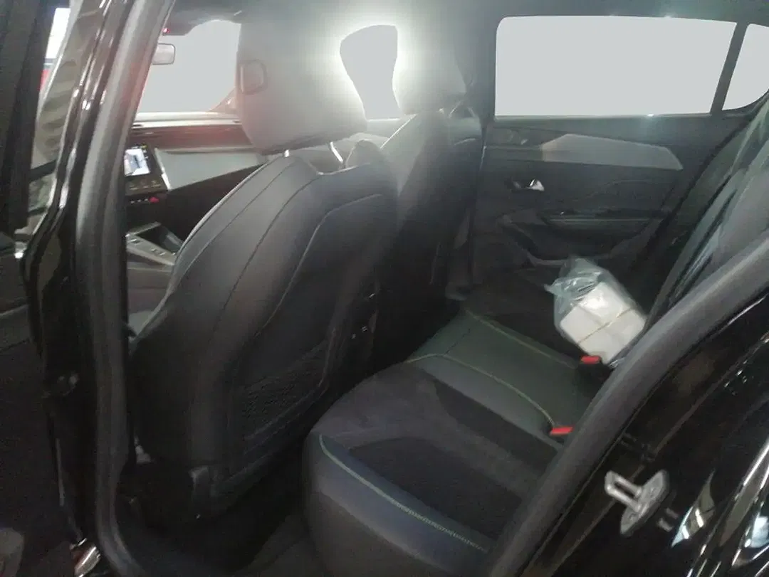 Peugeot 308 - Thumbnail 9