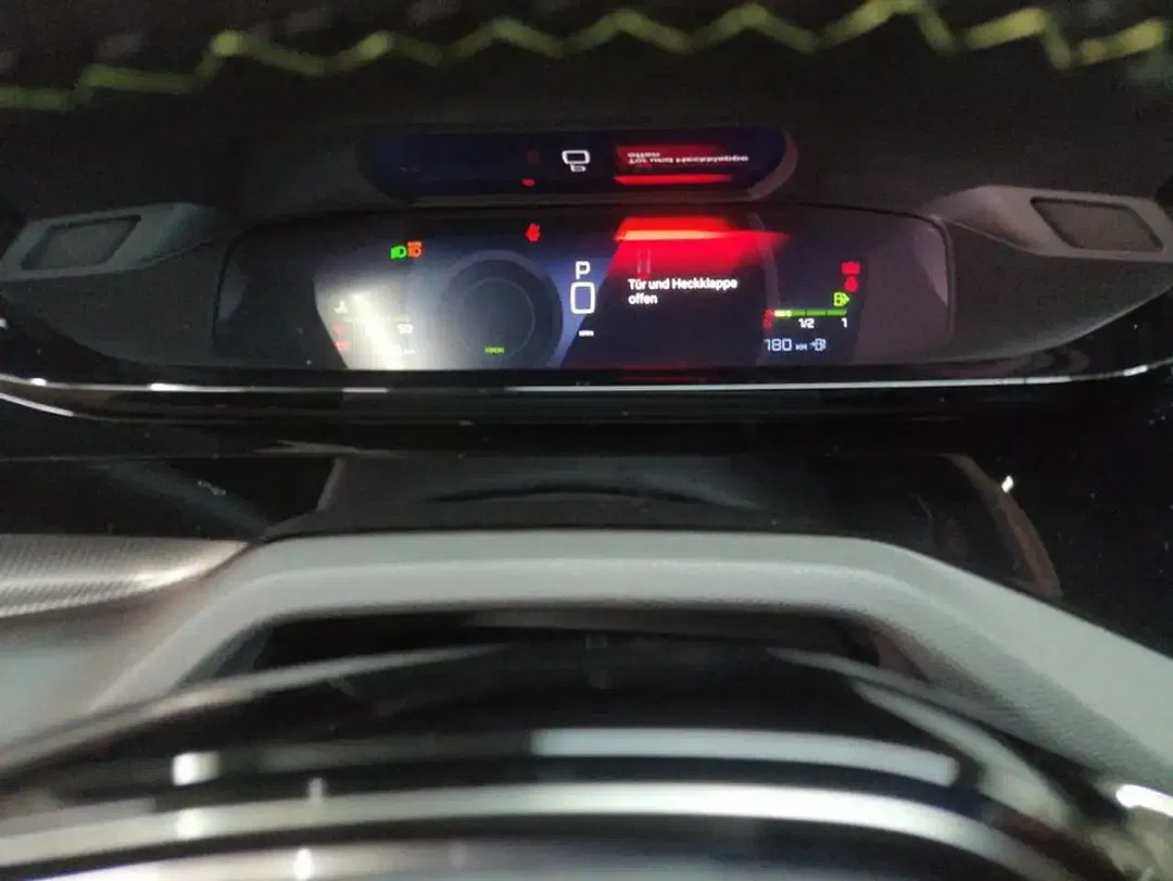 Peugeot 308 - Thumbnail 12