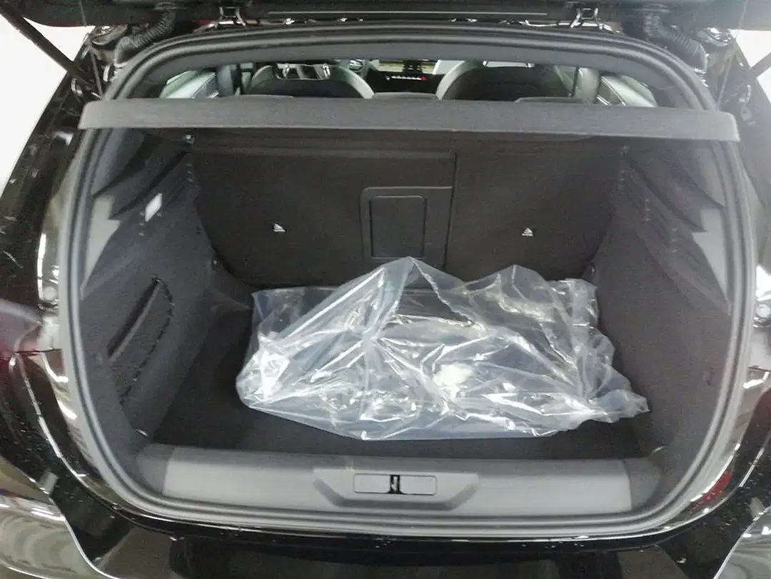 Peugeot 308 - Thumbnail 7