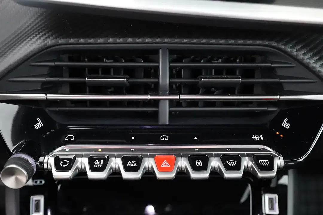 Peugeot 2008 - Thumbnail 11