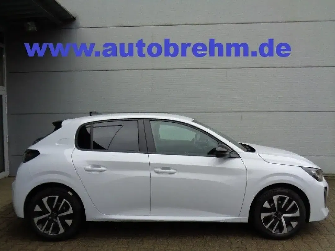 Peugeot 208 - Thumbnail 1