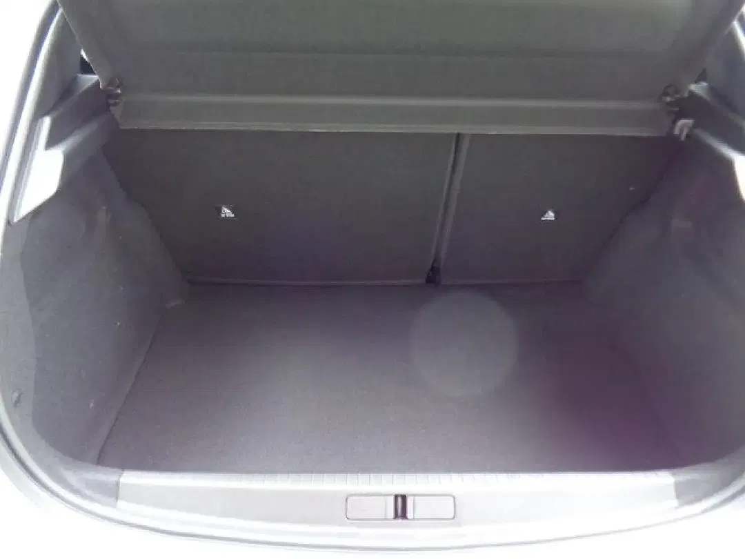 Peugeot 208 - Thumbnail 7