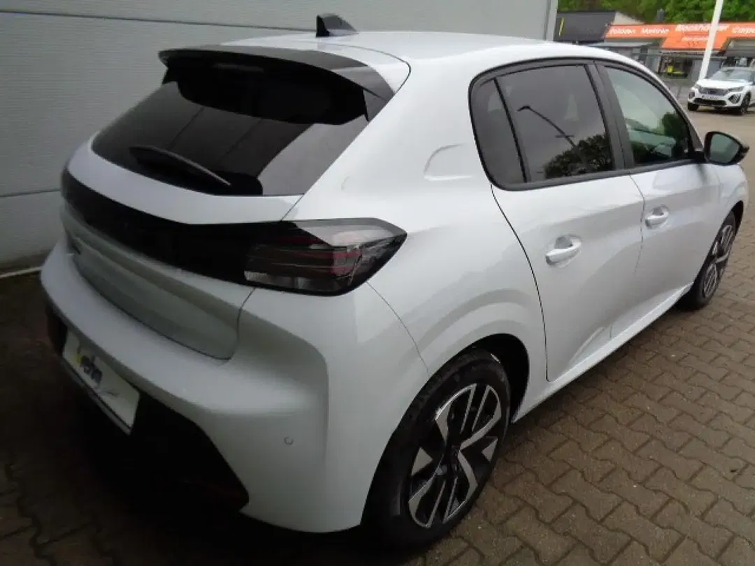 Peugeot 208 - Thumbnail 8