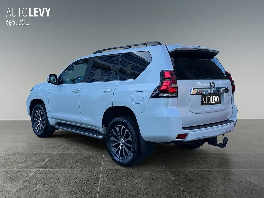 Toyota Land Cruiser - Thumbnail 4