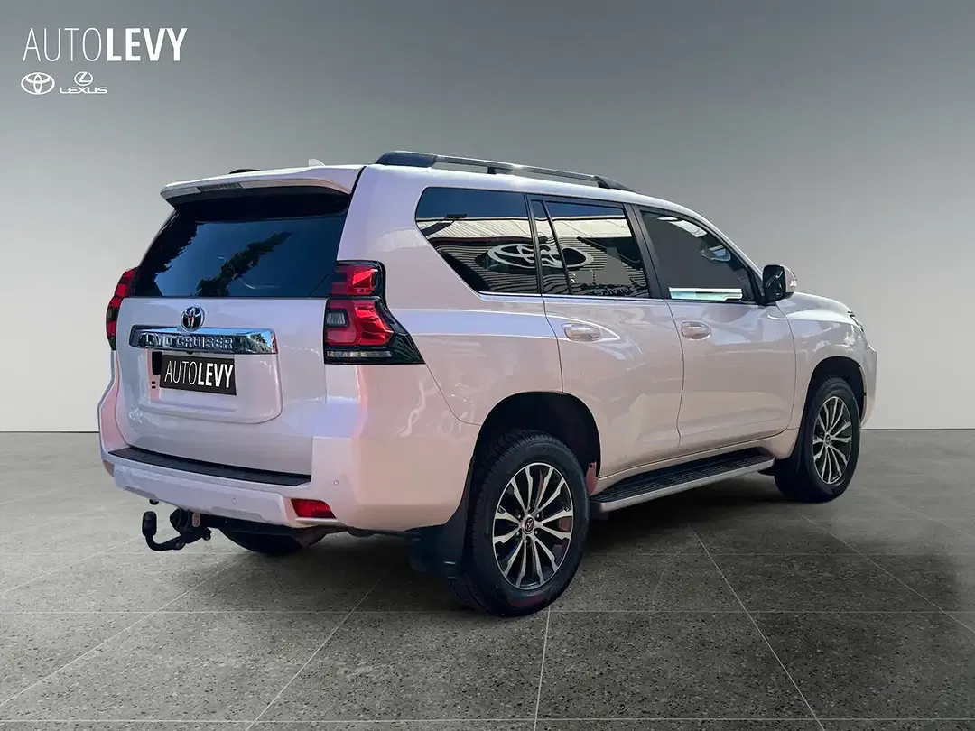 Toyota Land Cruiser - Thumbnail 6