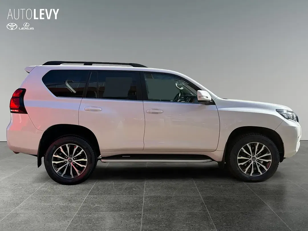 Toyota Land Cruiser - Thumbnail 7