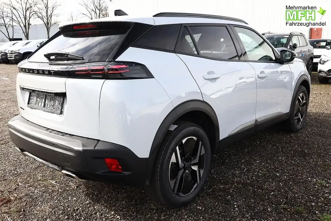 Peugeot 2008 - Thumbnail 3