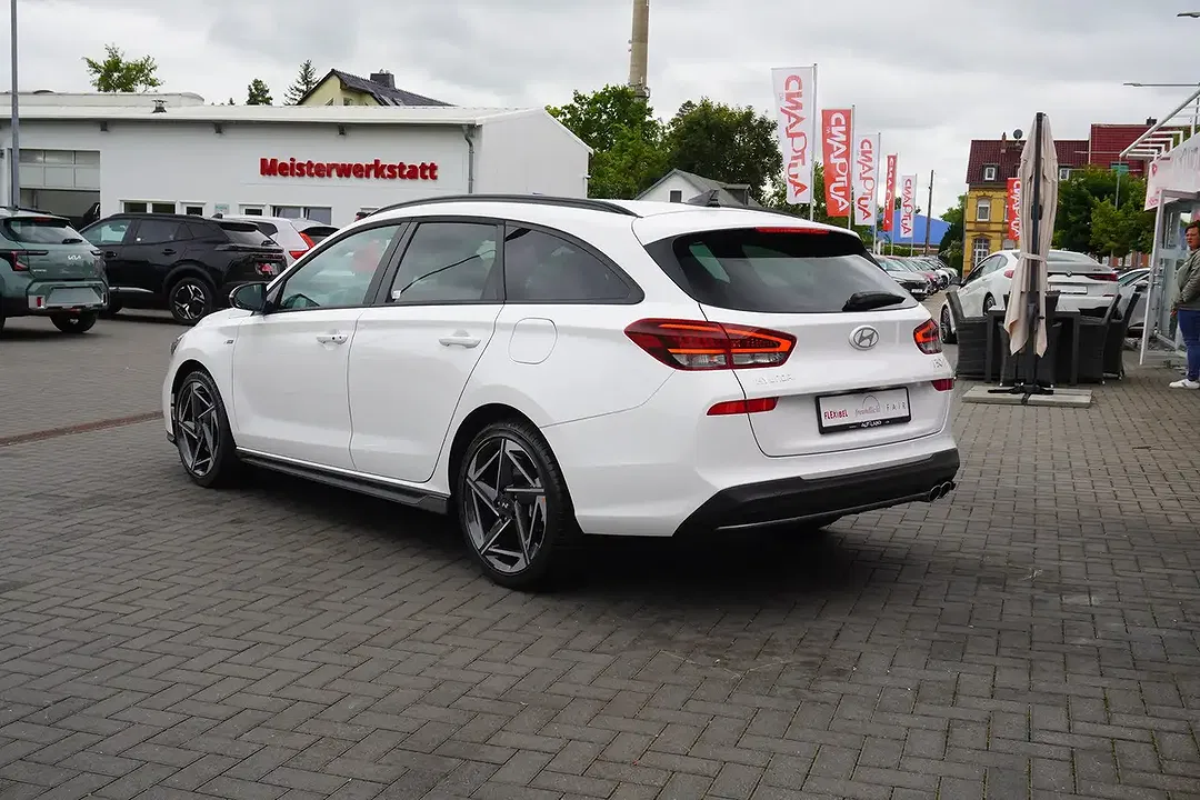 Hyundai i30 - Thumbnail 1
