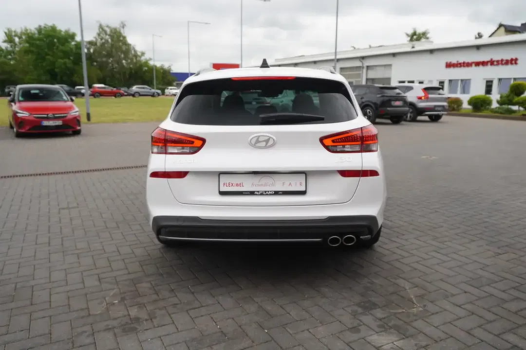 Hyundai i30 - Thumbnail 2