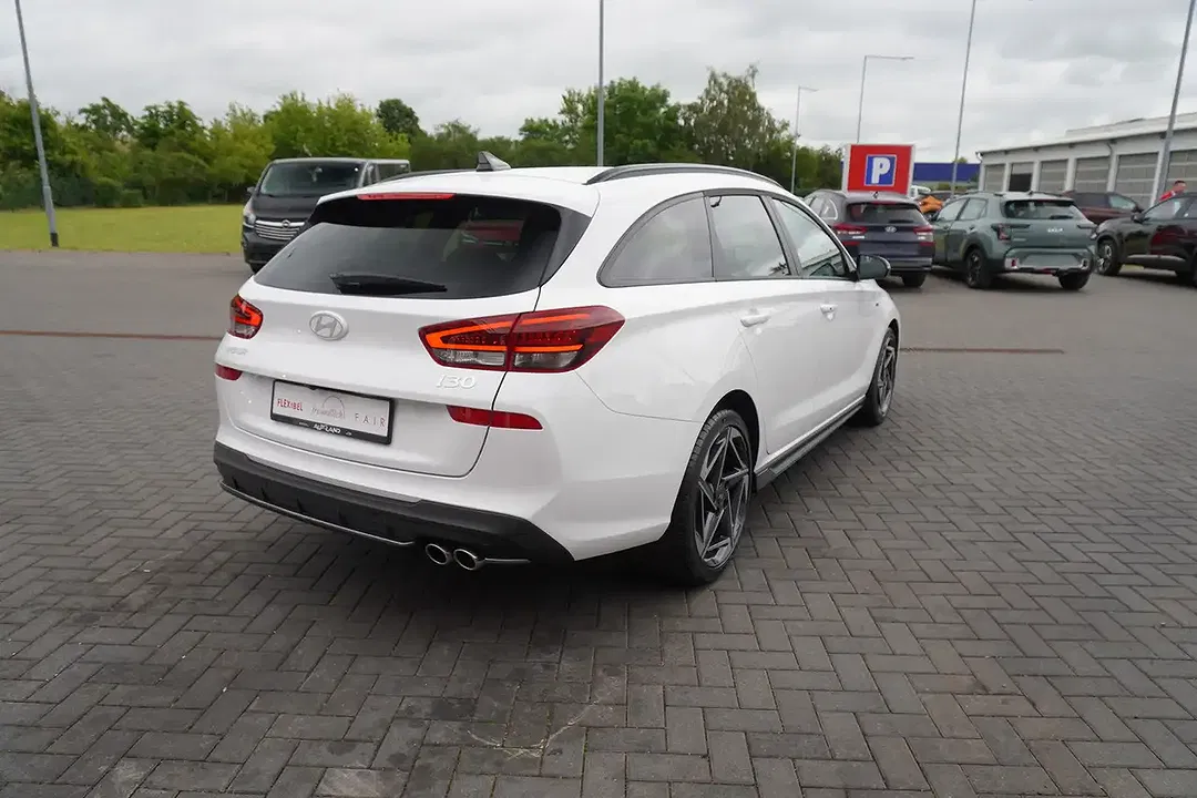 Hyundai i30 - Thumbnail 3