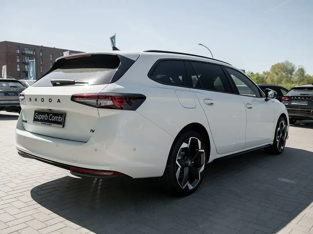 Skoda Superb - Thumbnail 3