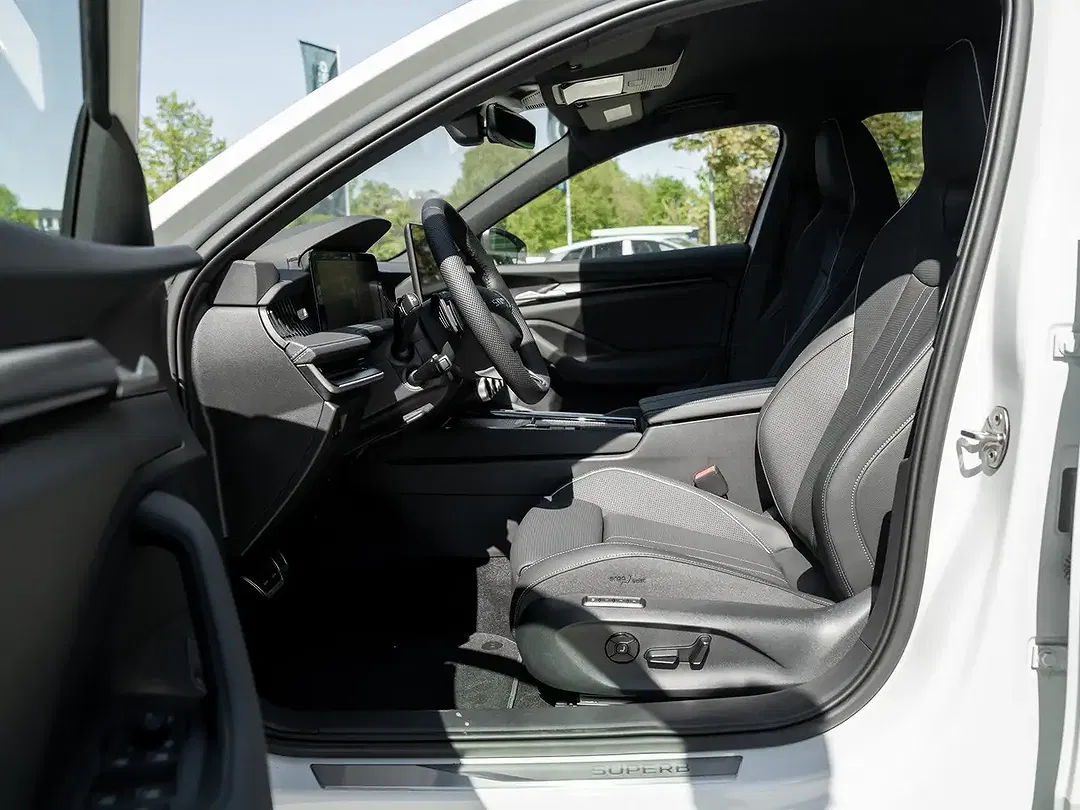 Skoda Superb - Thumbnail 6