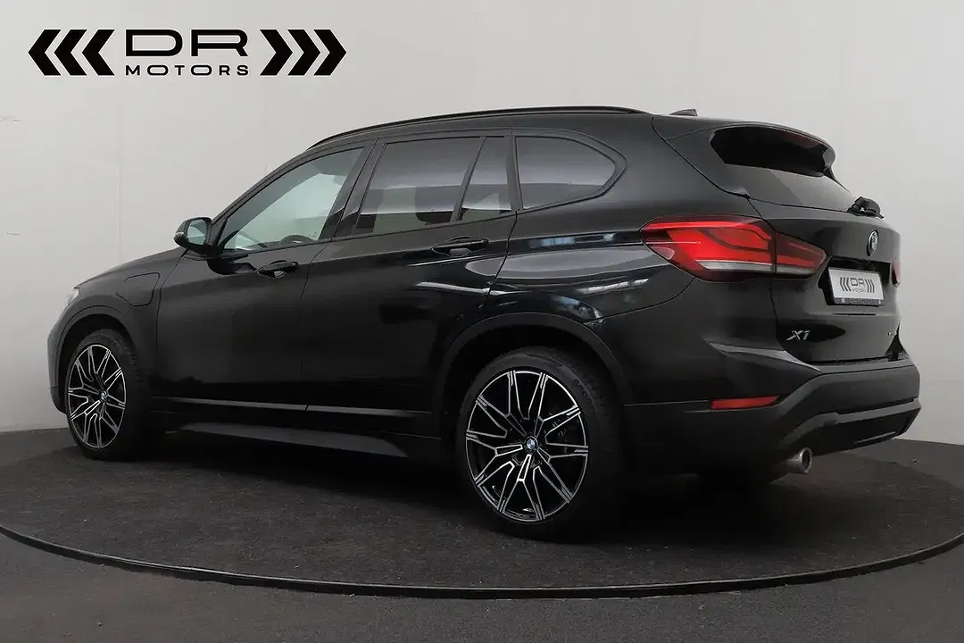 BMW X1 - Thumbnail 3