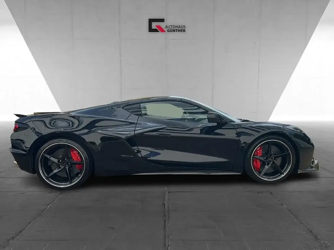 Corvette C8 - Thumbnail 3