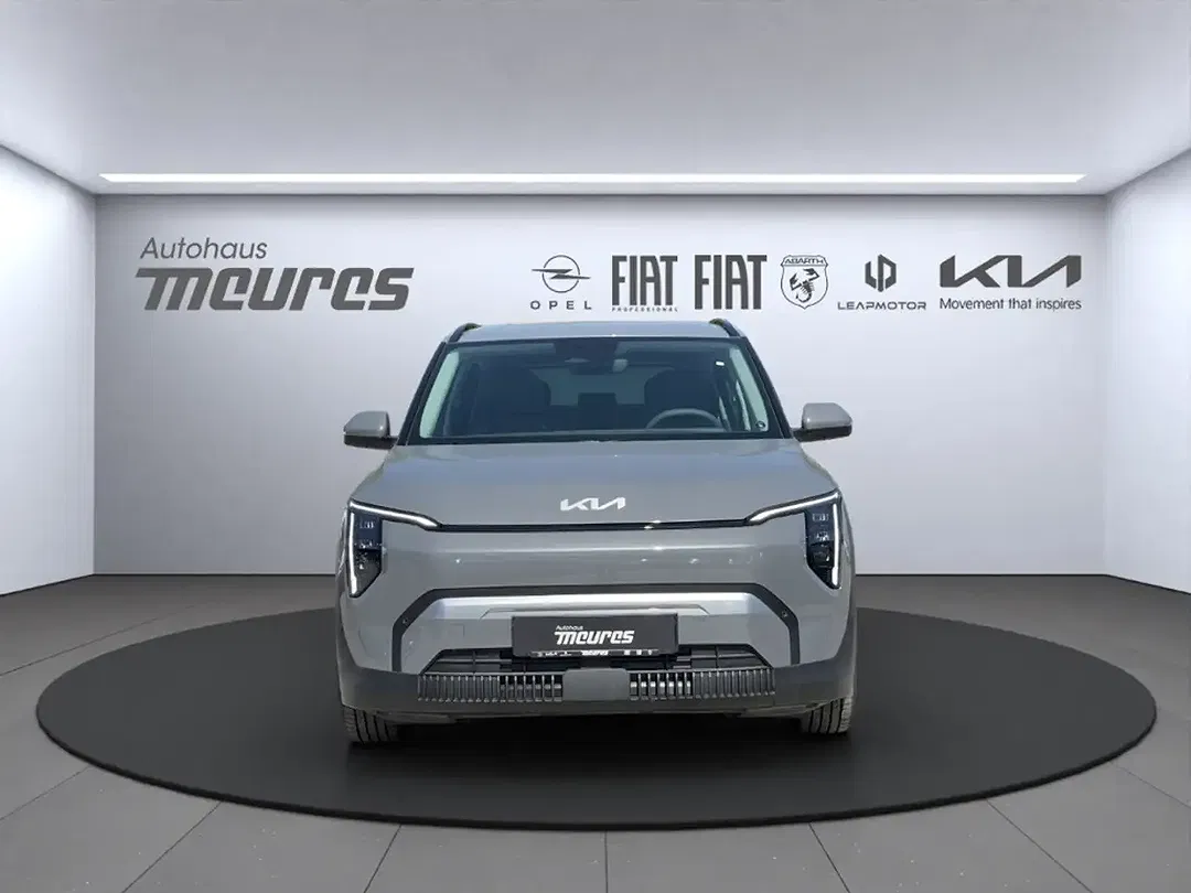 Kia EV3 - Thumbnail 6