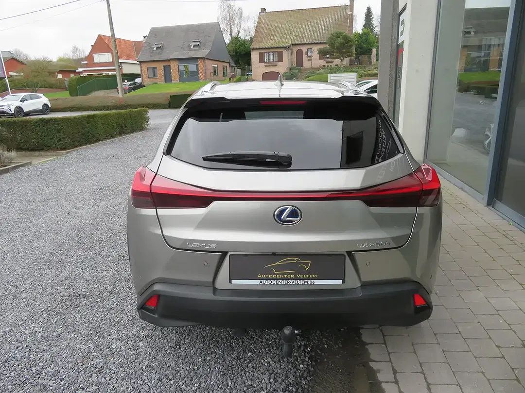 Lexus UX 250h - Thumbnail 22