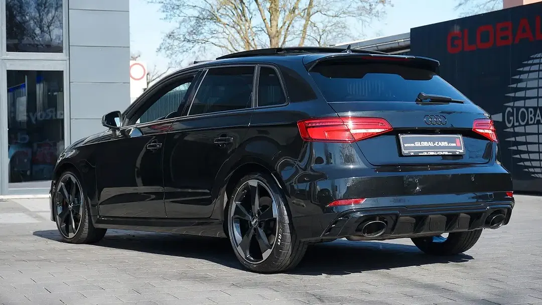 Audi RS3 - Thumbnail 2